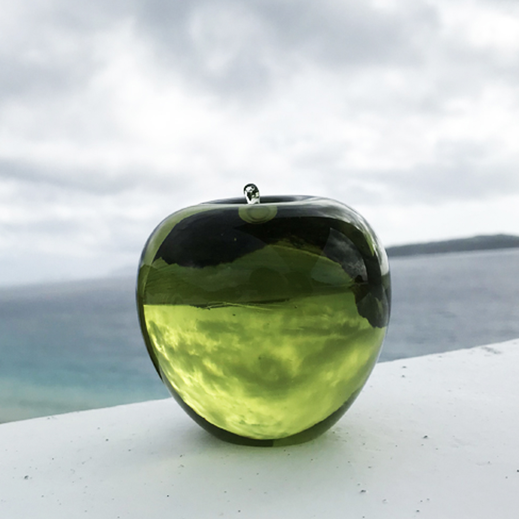 島から探す :: ー新島の特産品 :: 【新島ガラス】りんご小 高さ5cm 